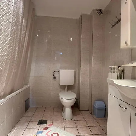 Apartman Prostrani Stan *