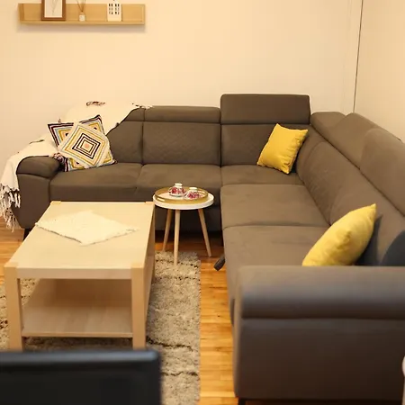 Apartman Prostrani Stan